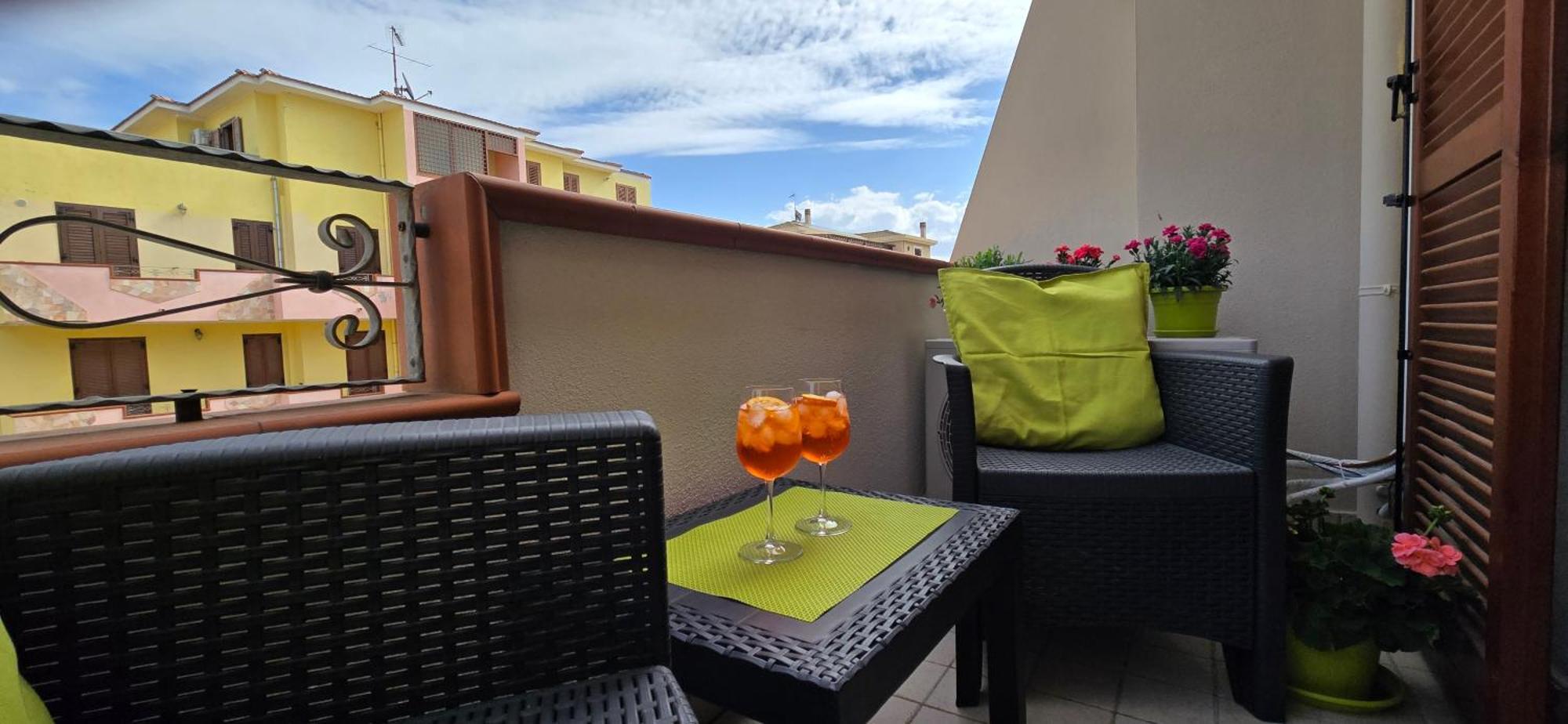 Casa Rosy - Stanza Privata Con Bagno Esclusivo E Parcheggio Gratuito Apartment Porto Torres Exterior photo