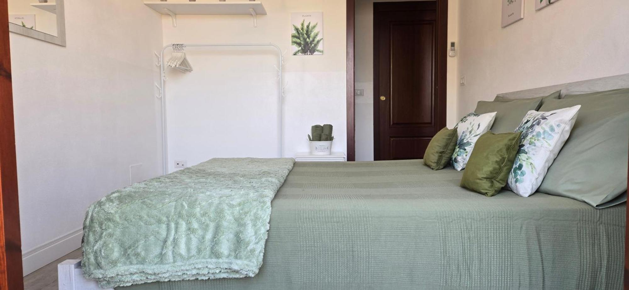 Casa Rosy - Stanza Privata Con Bagno Esclusivo E Parcheggio Gratuito Apartment Porto Torres Exterior photo